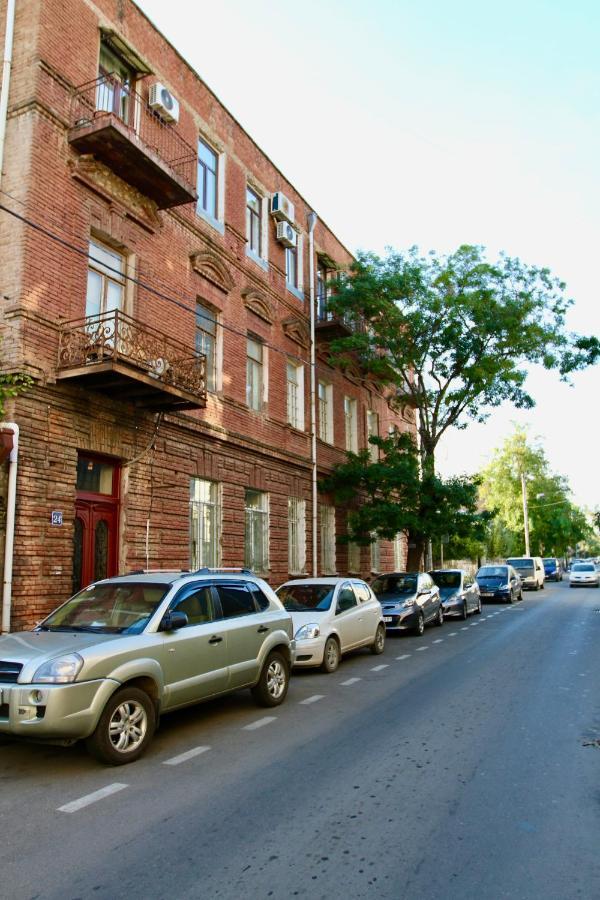 Pigeon Guest House Tbilisi Exterior photo